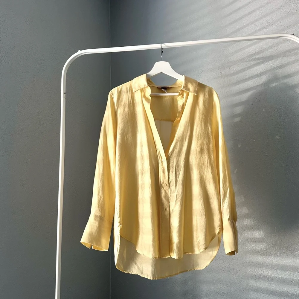โ๏ธsoldโ๏ธOversized Light Yellow Button Down Shirt - Picture 5 of 16